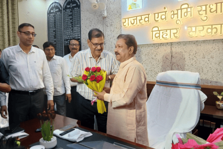 ‘3 महीने से ठप था काम, अब पटरी पर आएगा’, राजस्व विभाग संभालते ही बोले मंत्री दिलीप जायसवाल