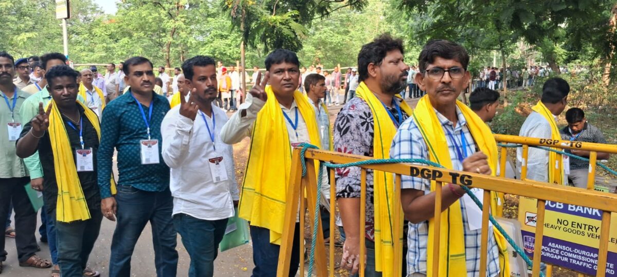 Bengal Election Result : बंगाल में बीजेपी को दो तिहाई बहुमत, भवानीपुर में हार गयी ममता 5 Durga1