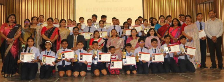 कृषि मंत्री ने मेधावी छात्रों को किया सम्मानित