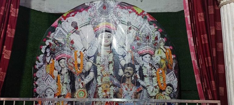 LAKHISARI : बड़ी दुर्गा मंदिर में आज का दर्शन