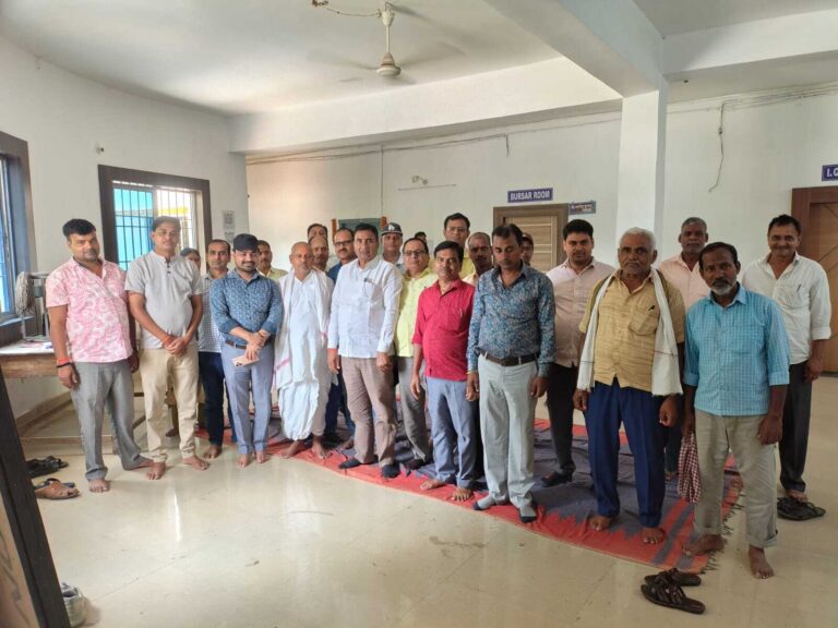 टीएस कॉलेज हिसुआ के कर्मियों की कलम बंद हड़ताल शुरू