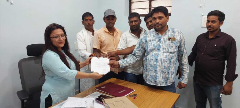 सदर प्रखंड प्रमुख के खिलाफ पंसस ने सौंपा डीपीआरओ को आवेदन