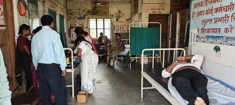 ट्रैक्टर की टक्कर से बाइक सवार दो लोग घायल