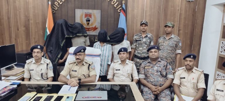 Deoghar News : मोबाइल झपटमारी गिरोह का पर्दाफाश, चार आरोपी गिरफ्तार