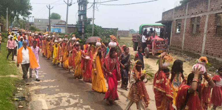 हनुमान प्राणप्रतिष्ठा यज्ञ को लेकर निकाली कलश शोभायात्रा