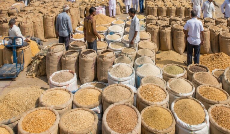 मधेपुरा मंडी में सब्जी और राशन के भाव जारी, आम लोगों को मिली राहत