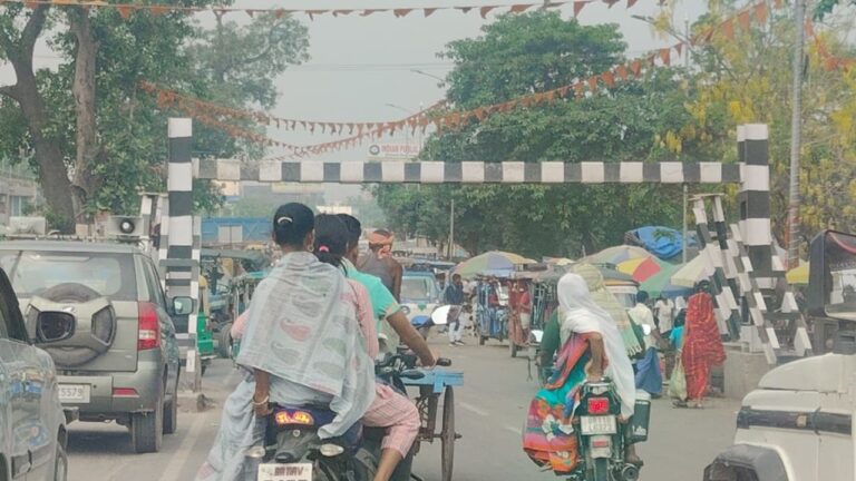 जर्जर फ्लाइओावर को ले ‘एक्शन मोड’ में आया प्रशासन, दोनों तरफ लगे गार्डर
