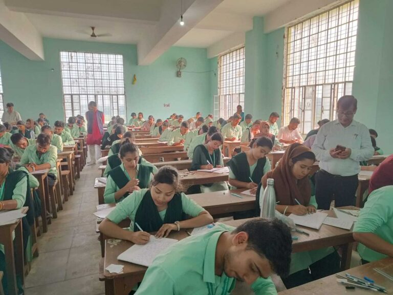 डीएस कॉलेज में हो रही बीएड दूसरी पाली की परीक्षा नियंत्रक ने किया निरीक्षण