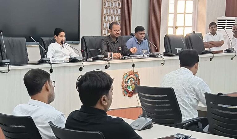 आवेदनों का शत-प्रतिशत निष्पादन तय समय सीमा के अंदर करें