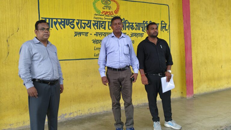 पीडीएस डीलर लाभुकों को सही मात्रा में उपलब्ध करायें खाद्यान्न : निदेशक
