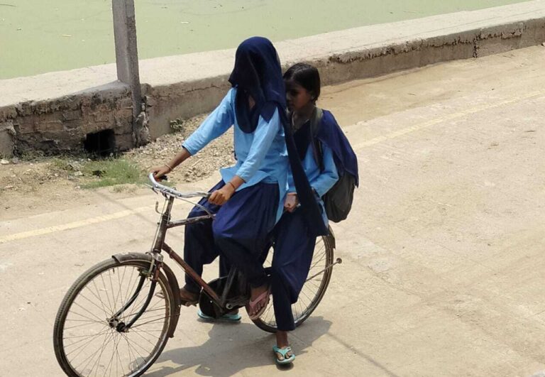 40 डिग्री तापमान से बेहाल बाराहाट, दिन चढ़ते ही सूनी हो रहीं सड़कें