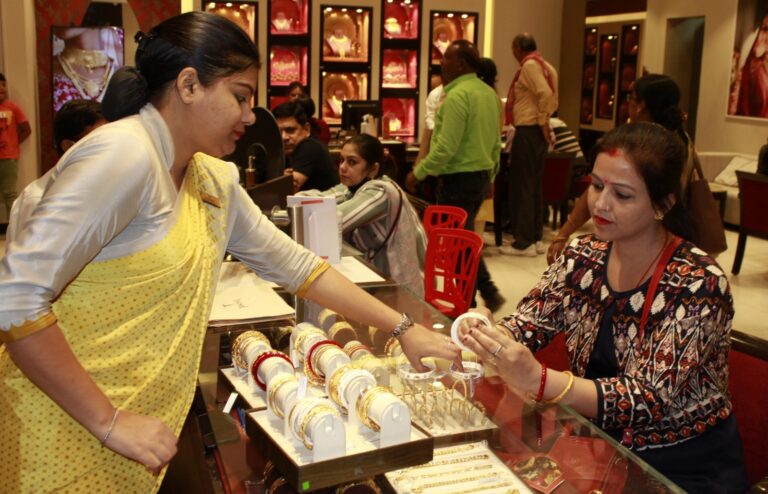 भागलपुर मंडी अपडेट : चांदी में तेजी, सोना स्थिर, खाद्य पदार्थों के भाव स्थिर
