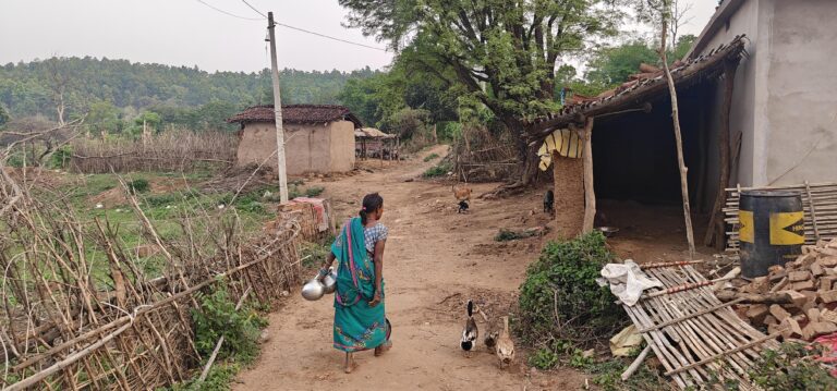 भौगोलिक कटन का दंश झेल रहा खलारी से सटा चान्हो प्रखंड का जोबरो गांव