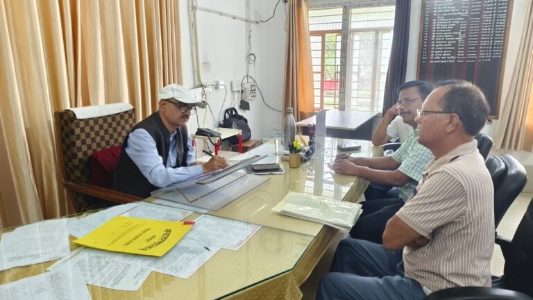 जनसमस्याओं के त्वरित समाधान के लिए प्रशासन पूरी तरह प्रतिबद्ध : एडीएम