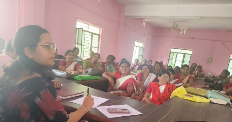 अपने-अपने क्षेत्रों में सक्रिय रहकर योग्य लाभार्थियों की पहचान करें