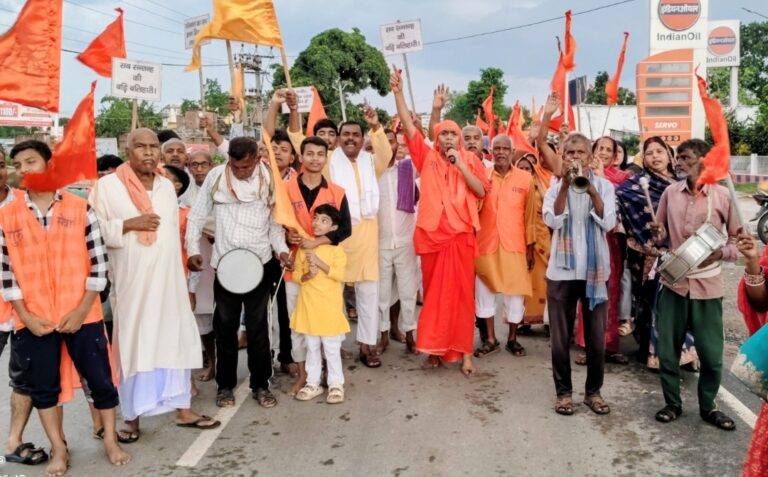 सत्संग मंदिर से निकाली भव्य  प्रभातफेरी