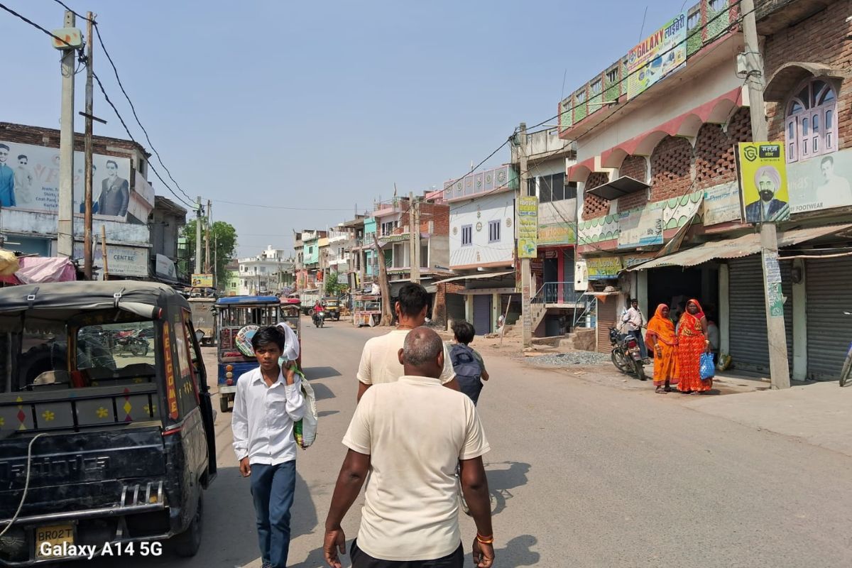 गुरुआ लूटकांड : आईजी विकास वैभव व्यवसायियों से मिले, अपराधियों की गिरफ्तारी के लिए बनी एसआइटी 2 Gaya News 3 5