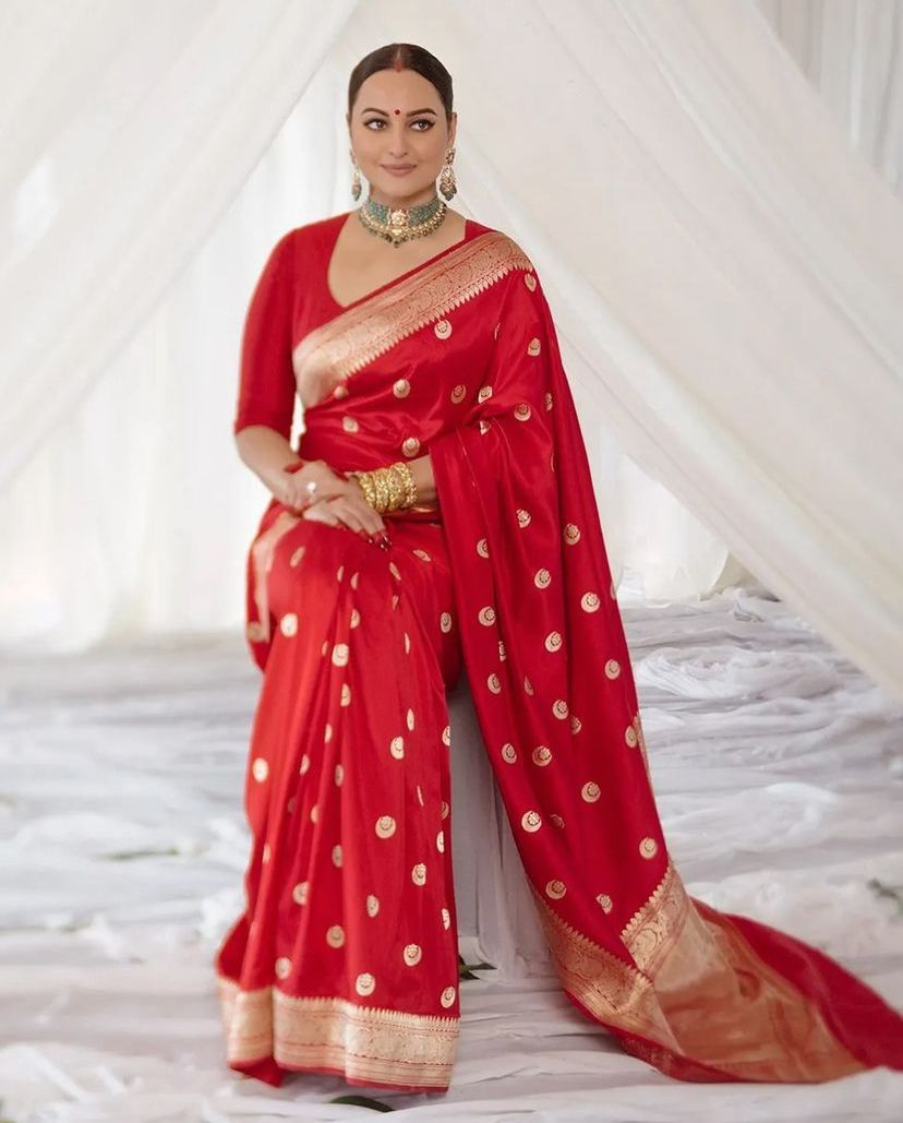 Mothers Day Special: डिजाइनर आउटफिट नहीं, मां और सास की निशानी में सजीं ये बॉलीवुड ब्राइड्स 1 Image 111