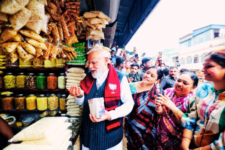 पीएम मोदी ने झालमुड़ी खाकर बदल दी राजनीति, फोटो-ऑप नहीं… बन गया बंगाल जीत का मंत्र!