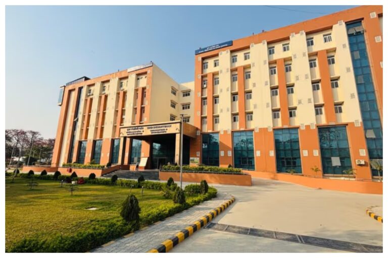 15 जून को किस विभाग में कौन डॉक्टर रहेंगे, एसकेएमसीएच और सदर अस्पताल का रोस्टर जारी
