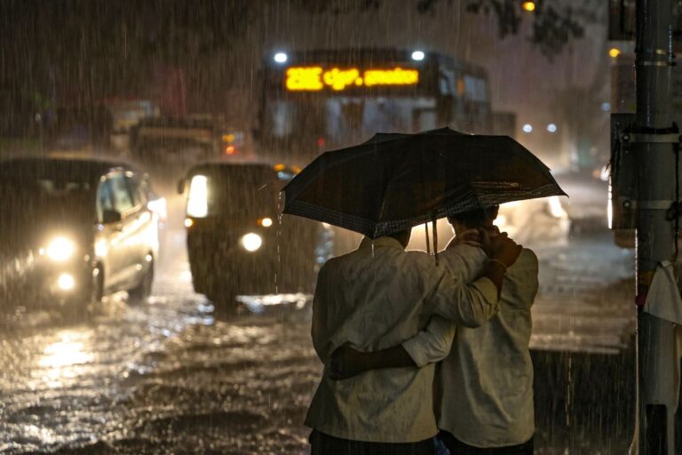दिल्ली में आंधी, गरज के साथ छींटे पड़ने की संभावना, ऑरेज अलर्ट जारी