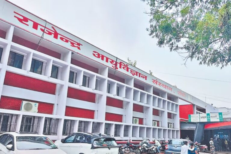 रांची: रिम्स में हंगामा, मरीज के परिजन और डॉक्टर के बीच मारपीट 