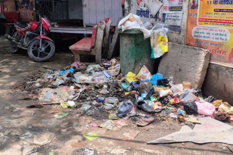 नगर परिषद की सख्त चेतावनी: इधर-उधर कचरा फेंकने वालों की अब खैर नहीं