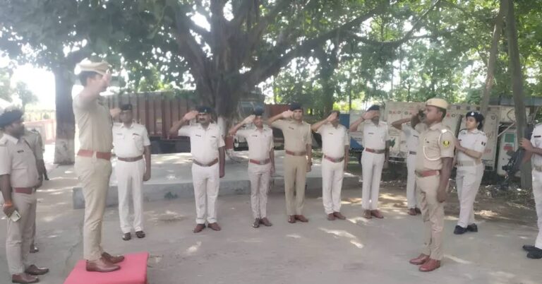 बक्सर के कोरानसराय थाना पहुंचे SP शुभम आर्य, लंबित मामलों के निपटारे और अपराधियों पर कार्रवाई के दिए सख्त निर्देश