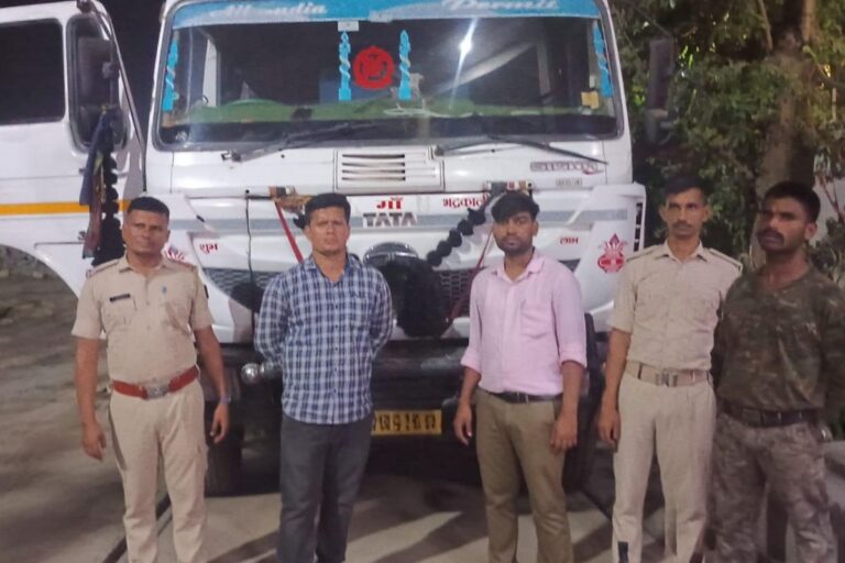खनन विभाग की कार्रवाई: पत्थर लदा हाईवा जब्त, पुलिस को धमकी देने वाला इंट्री माफिया का गुर्गा धराया,