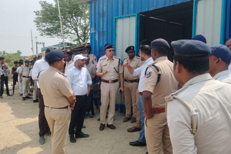 आरा में शराब कारोबार पर पुलिस का शिकंजा, 9.54 लीटर अंग्रेजी शराब के साथ धंधेबाज गिरफ्तार