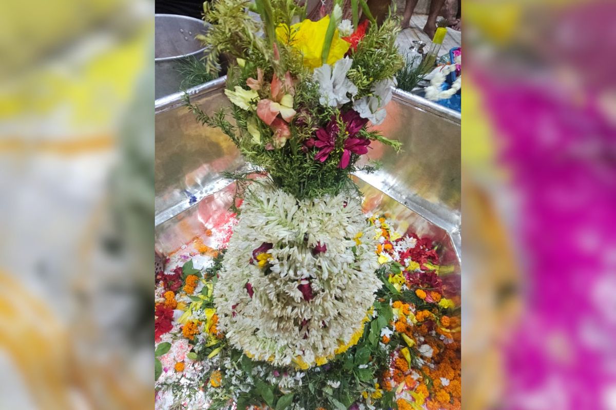 बाबा गरीबनाथ के शृंगार और आरती के दर्शन को उमड़ी भीड़, हर-हर महादेव से गूंजा मंदिर 2 %E0%A4%Ad%E0%A4%B0%E0%A4%A4 %E0%A4%Ad%E0%A5%82%E0%A4%B7%E0%A4%A3 %E0%A4%A4%E0%A4%Bf%E0%A4%B5%E0%A4%Be%E0%A4%B0%E0%A5%80 %E0%A4%8F%E0%A4%B5%E0%A4%82 %E0%A4%B2%E0%A4%95%E0%A5%80 %E0%A4%Ac%E0%A4%Bf%E0%A4%B7%E0%A5%8D%E0%A4%9F 3