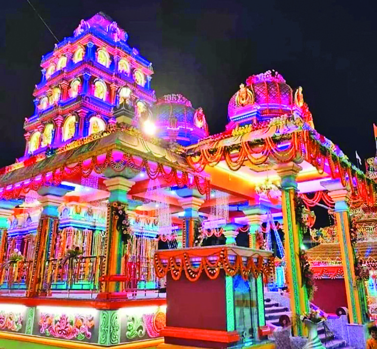 Nawada News. सुबह योग, दिन में परीक्षा व बैठक, शाम में आरती का आयोजन