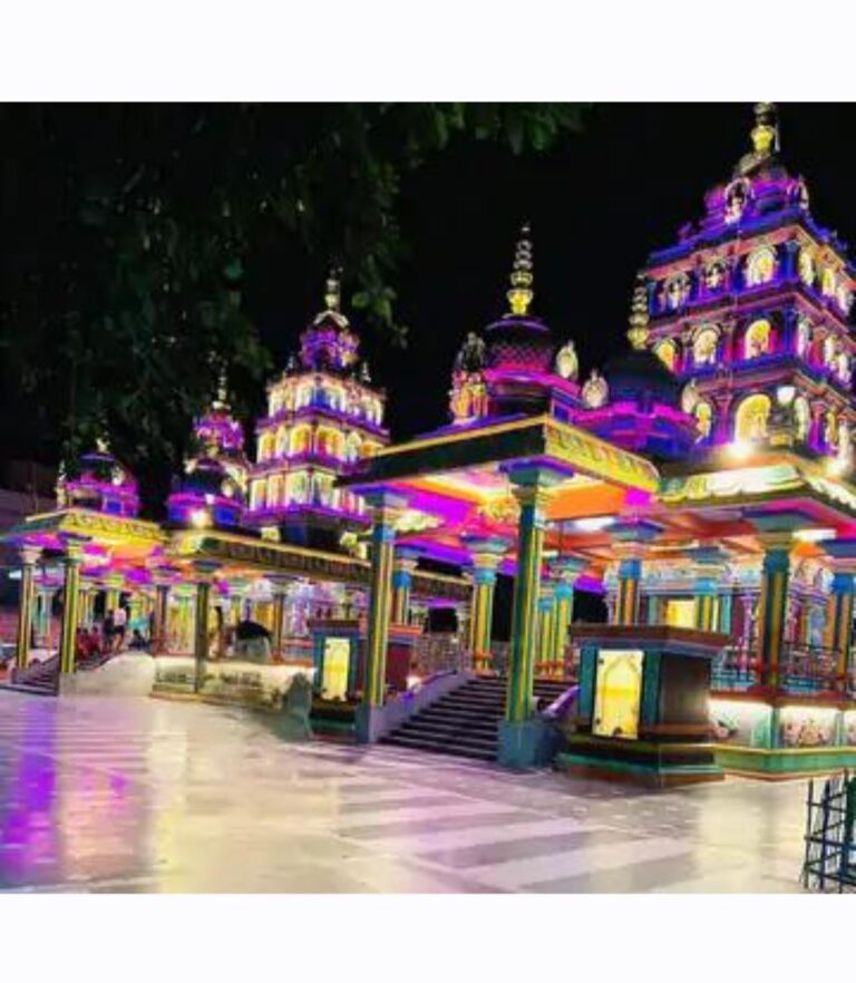 भक्ति और कला का अनूठा संगम : दक्षिण बिहार का सबसे भव्य धार्मिक स्थल है नवादा का गोवर्धन मंदिर, शाम की महाआरती में उमड़ती है भारी भीड़