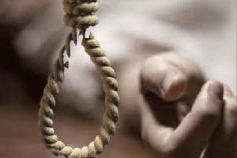 बतरौल में युवती ने फंदे से लटककर की आत्महत्या, परिजनों ने नहीं दी पुलिस को जानकारी