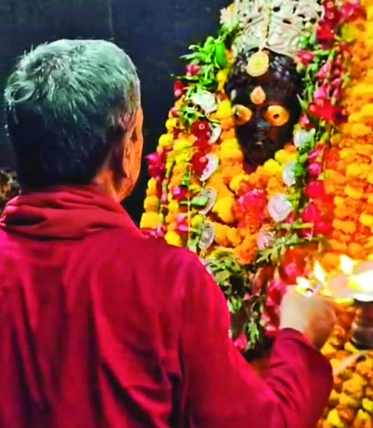 Kaimur News : शक्तिपीठ माता मुंडेश्वरी के विराट रूप की हुई सुबह-सुबह आराधना, जुटे रहे श्रद्धालु