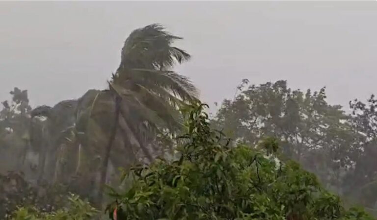 Bengal Weather: पश्चिम बंगाल में पहाड़ से समुद्र तक आपदा का खतरा, मौसम विभाग का 5 जिलों में रेड अलर्ट