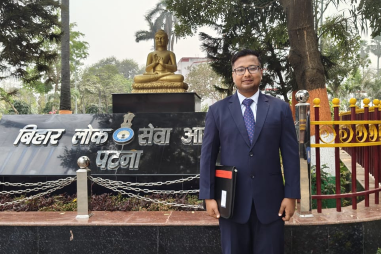 पटना के जय प्रकाश का हुआ 70वीं BPSC में  चयन, साधारण परिवार से निकल कर प्रतियोगी छात्रों के लिए बनें मिशाल