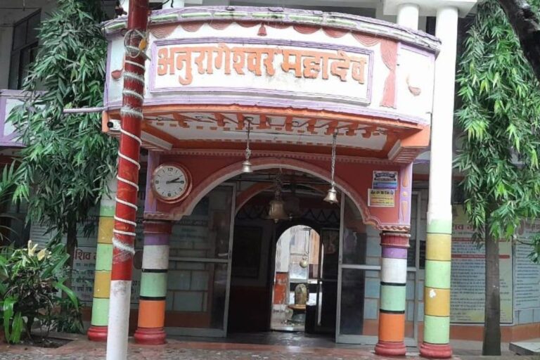 हर-हर महादेव के जयकारों से गूंजा शिवगुरू धाम, मुंगेर के इस मंदिर में उमड़ती है श्रद्धा की अद्भुत धारा