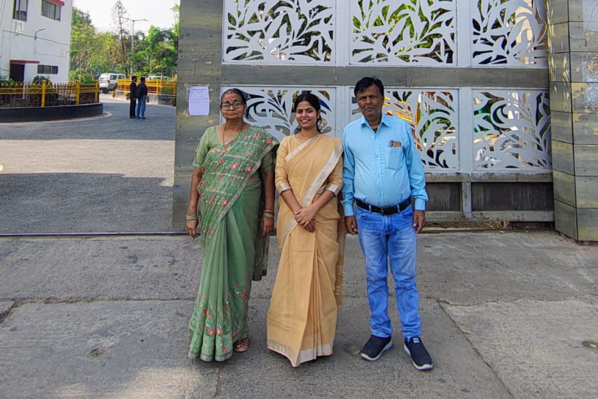 जहानाबाद की शिखा कुमारी बनीं राजस्व अधिकारी: पिता पढ़ाते हैं ट्यूशन, लोन लेकर की पढ़ाई, बिना कोचिंग के पाई सफलता 1 Bpsc 70Th Success Story 3