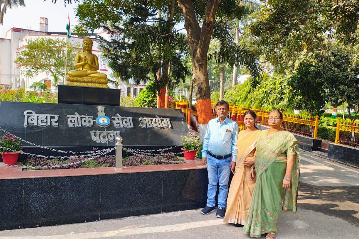 जहानाबाद की शिखा कुमारी बनीं राजस्व अधिकारी: पिता पढ़ाते हैं ट्यूशन, लोन लेकर की पढ़ाई, बिना कोचिंग के पाई सफलता 3 Bpsc 70Th Success Story 4