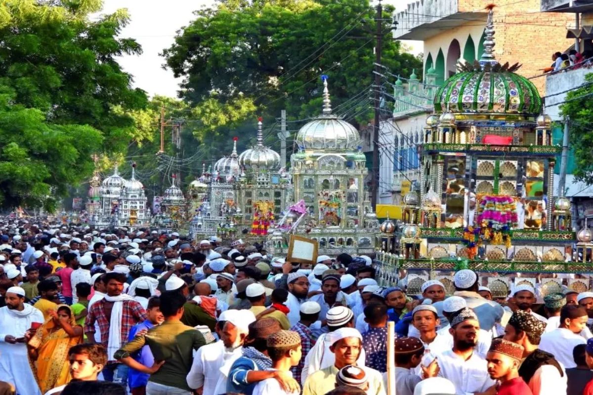 बक्सर में मुहर्रम को लेकर प्रशासन अलर्ट, संवेदनशील इलाकों में बढ़ेगी चौकसी, बिना लाइसेंस नहीं निकलेगा ताजिय 2 Buxar Muharram 2026 1