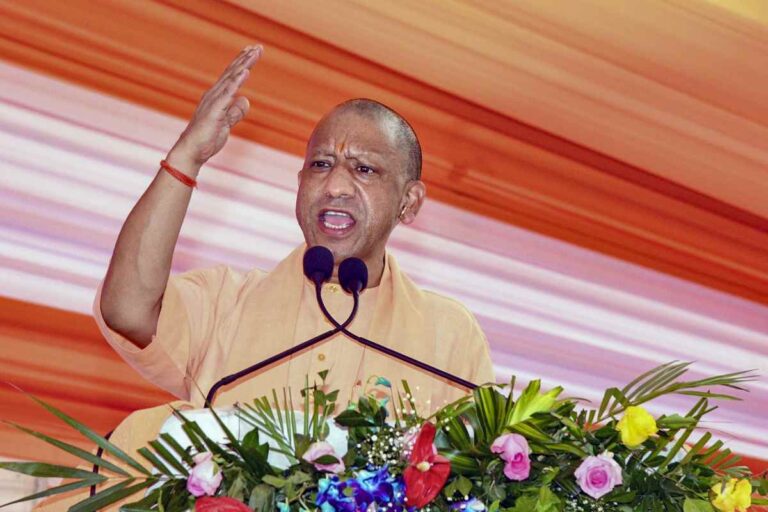 राम मंदिर दान विवाद: सीएम योगी बोले- हम दूध का दूध और पानी का पानी करेंगे
