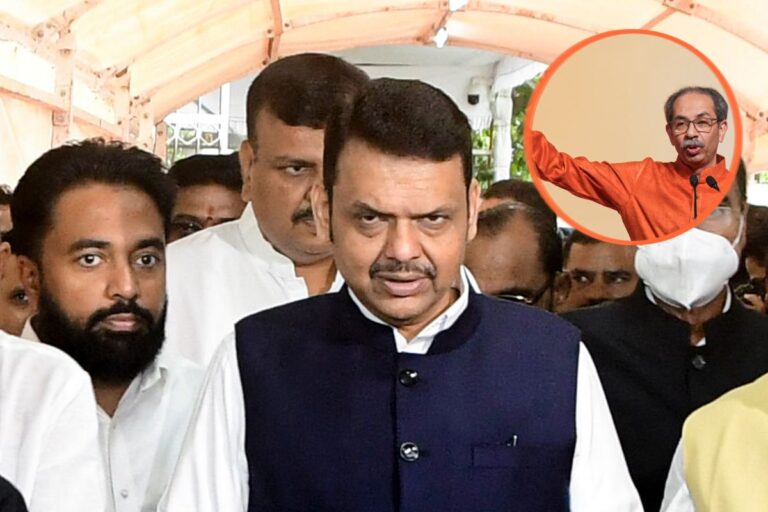 फ्लाइट में देवेंद्र फडणवीस देख रहे थे वेब सीरीज, कुछ दूर में बैठे थे उद्धव ठाकरे