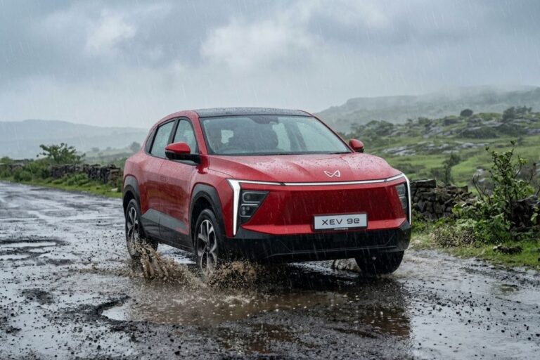 बारिश और गड्ढों वाली सड़कों का टेंशन खत्म, ये 3 इलेक्ट्रिक SUVs आती हैं हाई ग्राउंड क्लीयरेंस के साथ