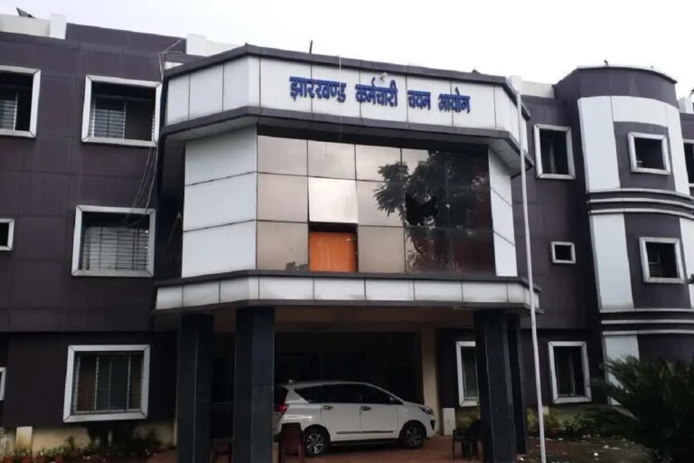 युवाओं के सपनों पर पानी: JSSC ने रद्द की सचिवालय स्टेनोग्राफर परीक्षा, 455 पदों पर लटकी बहाली