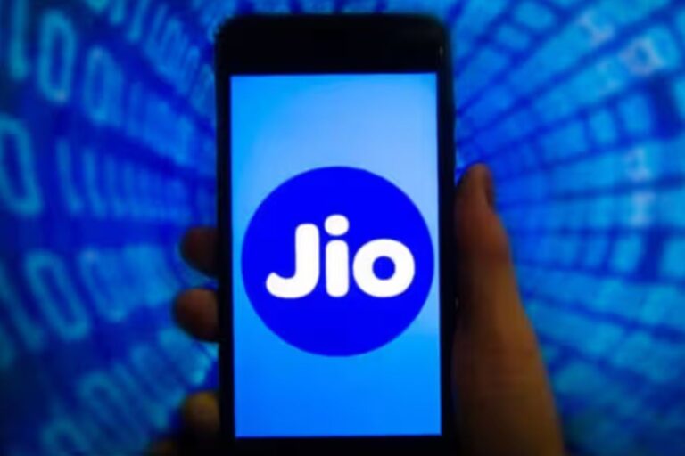 ₹899 में Jio दे रहा 90 दिनों की वैलिडिटी, 200GB तक डेटा और फ्री AI