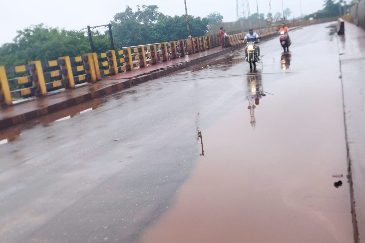 नोवामुंडी में बारिश से कहीं मिली राहत तो कहीं बढ़ी परेशानी, देखें तस्वीरें 3 Noamundi Weather News 3