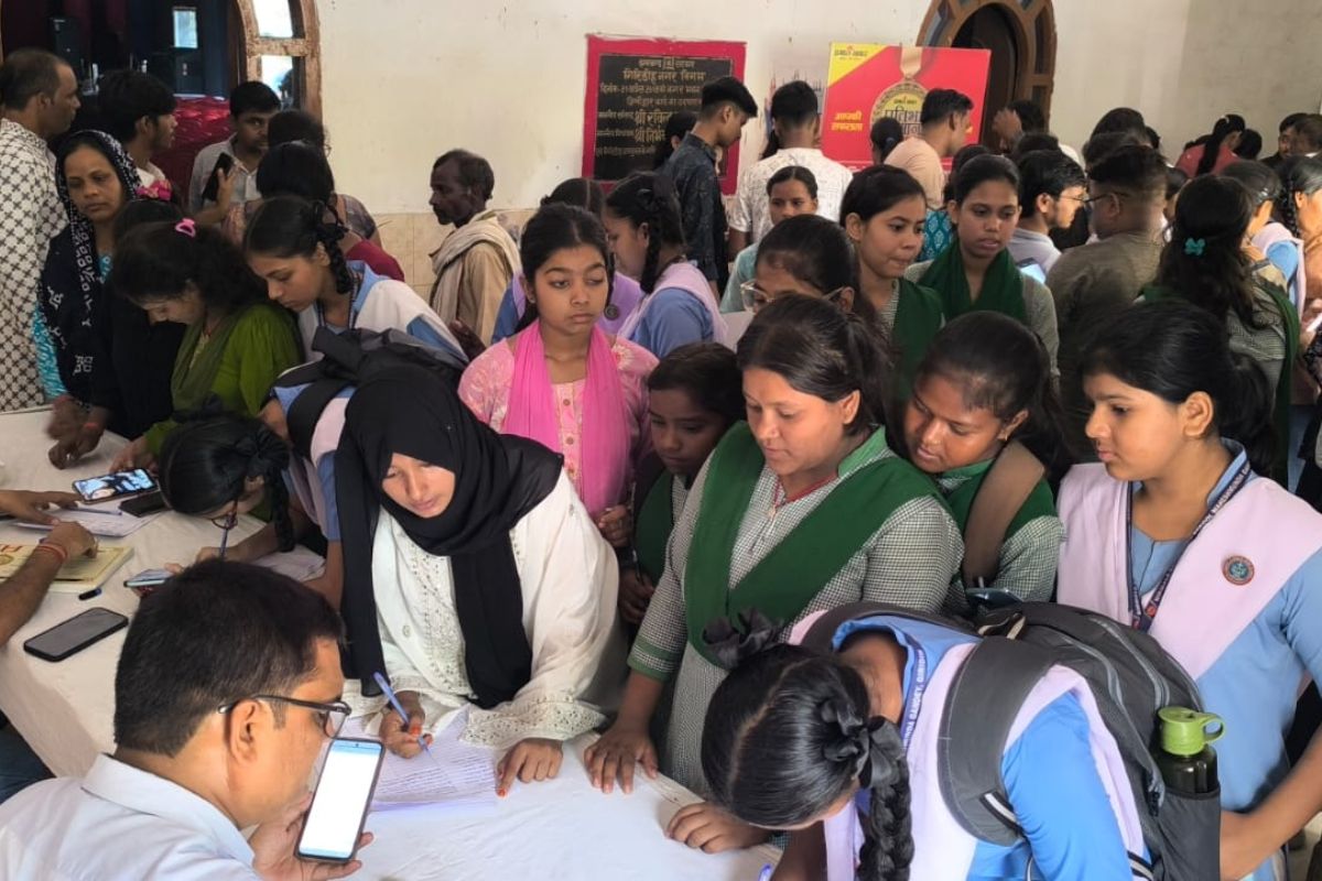 गिरिडीह में प्रभात खबर प्रतिभा सम्मान समारोह, 800 से अधिक छात्र-छात्राएं हुए सम्मानित 3 Prabhat Khabar Pratibha Samman 2026 8
