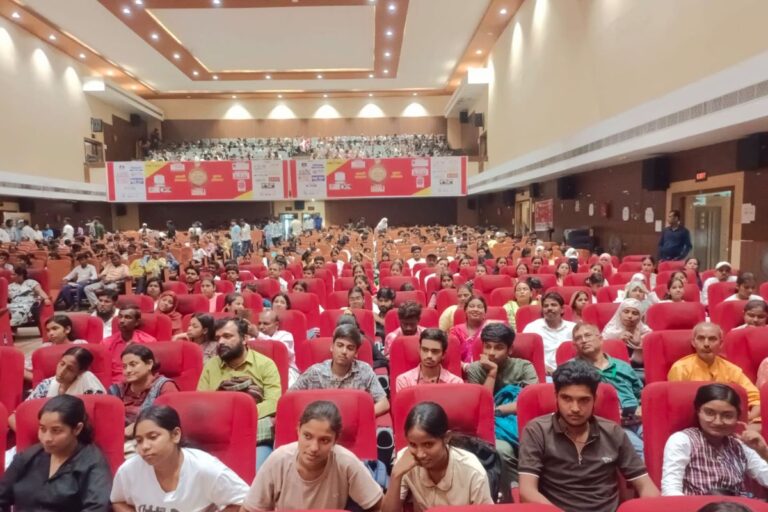 धनबाद में प्रभात खबर प्रतिभा सम्मान समारोह का आयोजन, मेधावी स्टूडेंट्स हुए सम्मानित