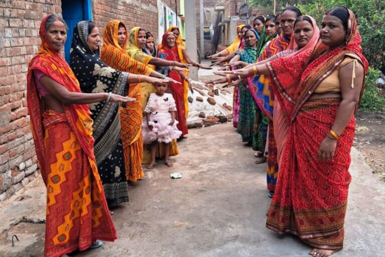 रोहतास में पंचायत विकास दिवस पर गांव-गांव उतरीं जीविका दीदियां, नशा मुक्ति के लिए दिलाई शपथ